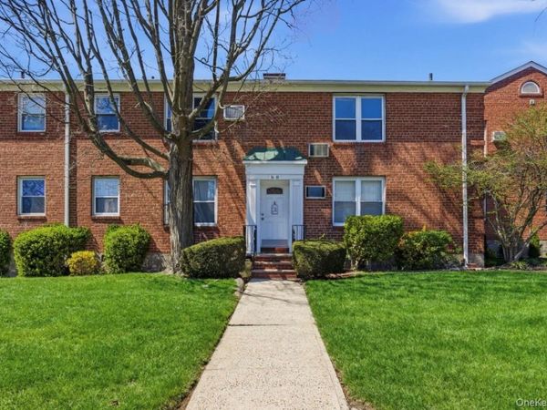 36-10 Utopia Parkway, Unit E4, Flushing, NY 11358