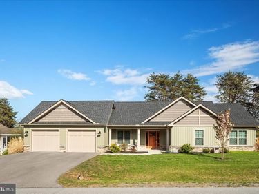 483 WAMPUM LANE, HEDGESVILLE, WV 25427