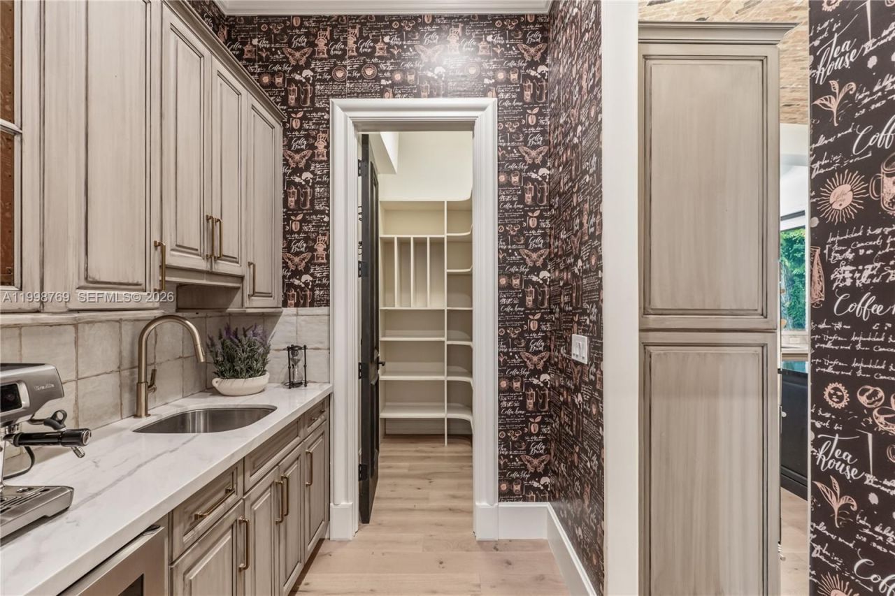 6350 SW 107th St, Pinecrest, FL 33156 Photo