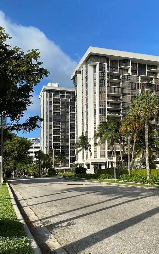 1915 Brickell Ave, Unit CC6, Miami, FL 33129 Photo