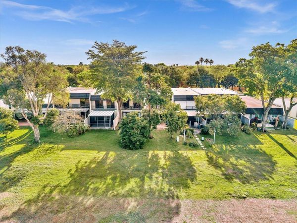 19174 Bobolink Dr, Hialeah, FL 33015