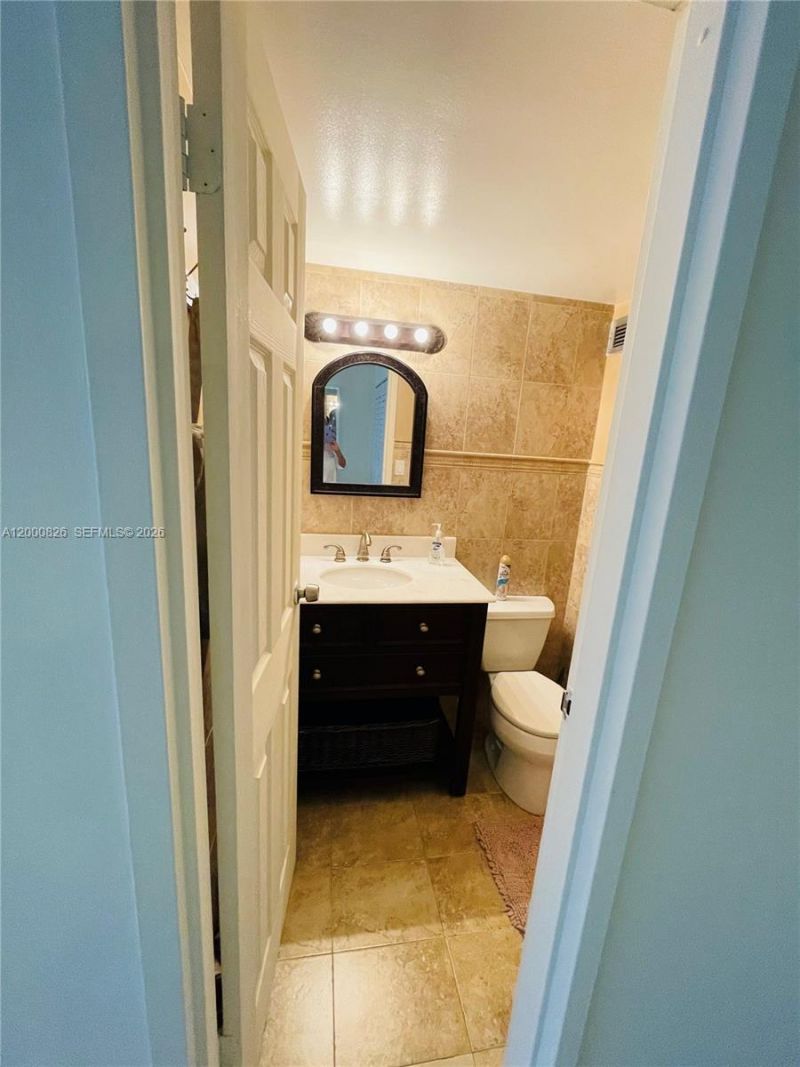 17021 N Bay Rd, Unit 318, Sunny Isles Beach, FL 33160 Photo