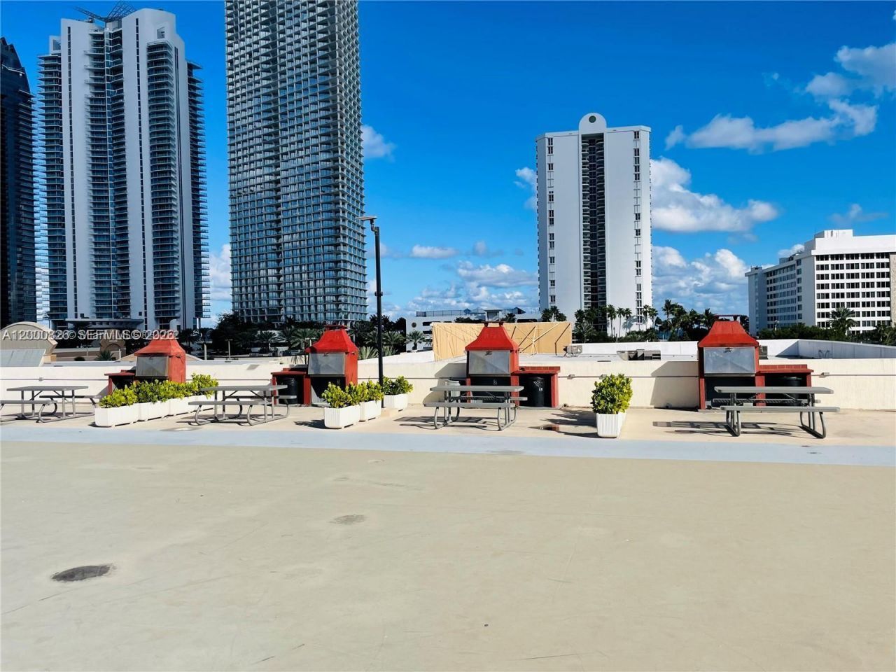 17021 N Bay Rd, Unit 318, Sunny Isles Beach, FL 33160 Photo