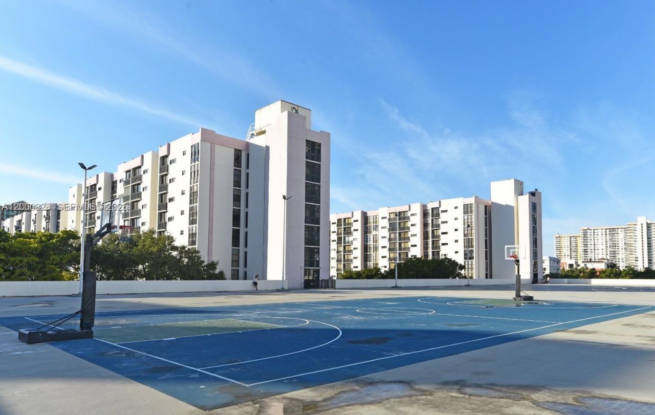 17021 N Bay Rd, Unit 318, Sunny Isles Beach, FL 33160 Photo