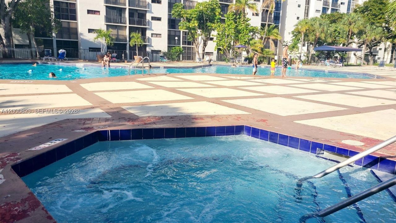 17021 N Bay Rd, Unit 318, Sunny Isles Beach, FL 33160 Photo