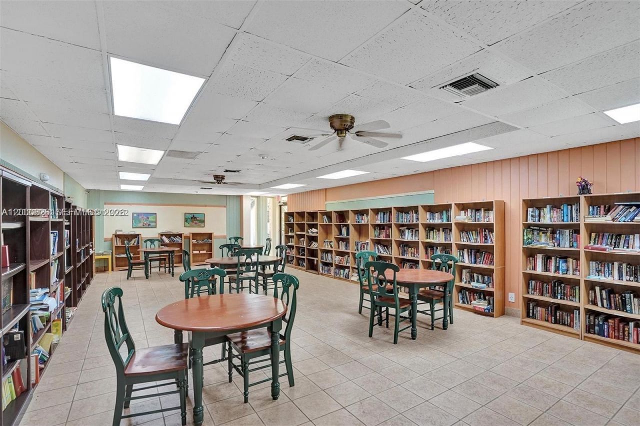 17021 N Bay Rd, Unit 318, Sunny Isles Beach, FL 33160 Photo