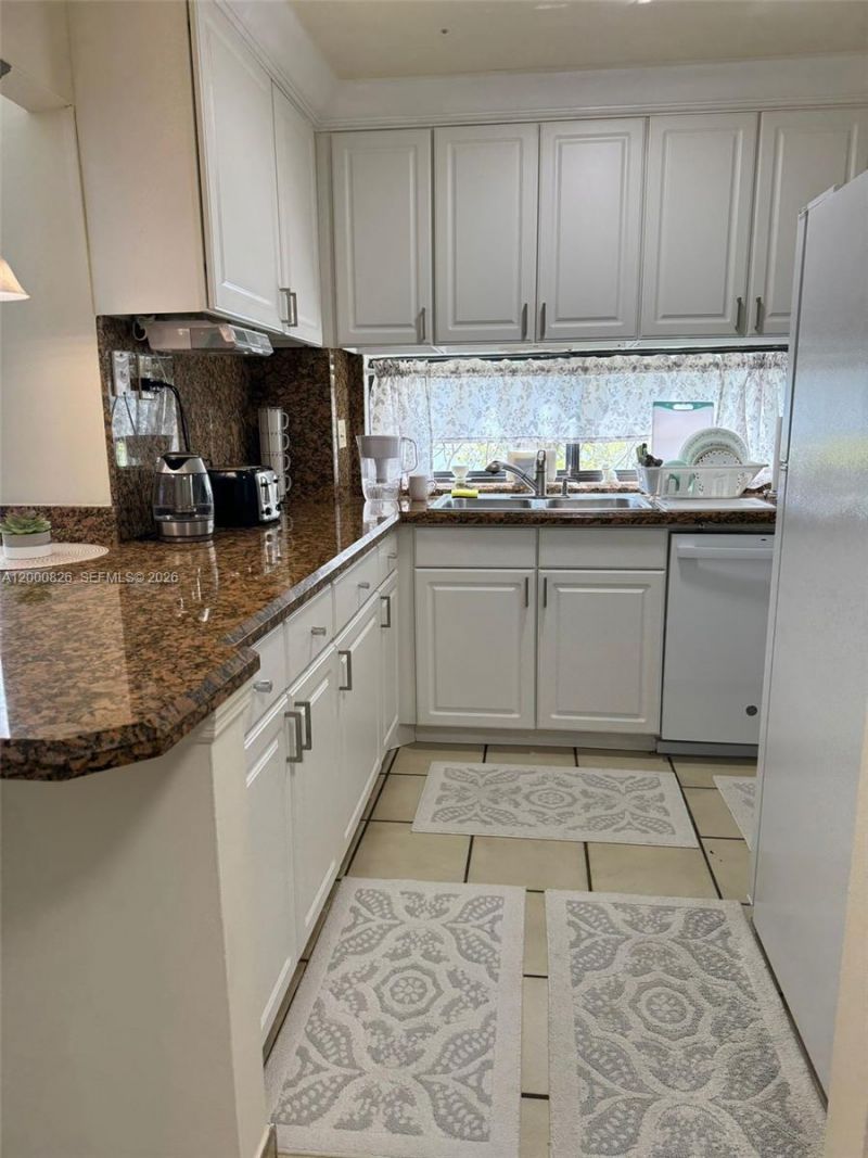 17021 N Bay Rd, Unit 318, Sunny Isles Beach, FL 33160 Photo
