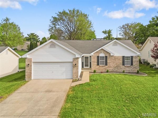 41 McClay Trail Drive, St Peters, MO 63376