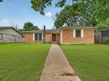 10517 Castlerock Drive, Dallas, TX 75217