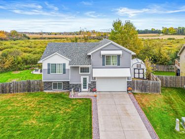 700 Horseshoe Lane, Braham, MN 55006