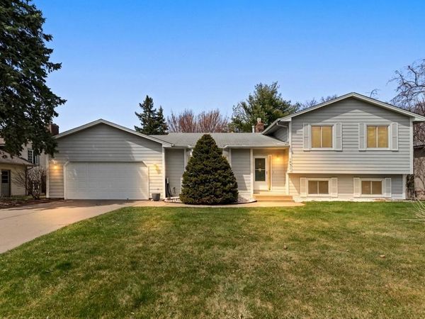 1531 Oakwood Terrace, Shoreview, MN 55126
