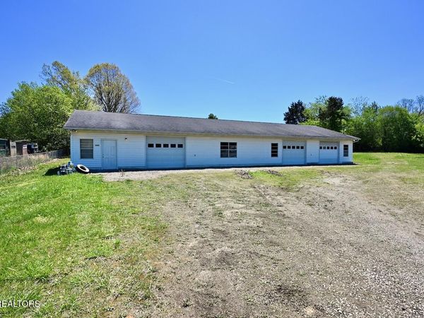 2139 Big Springs Rd, Maryville, TN 37801