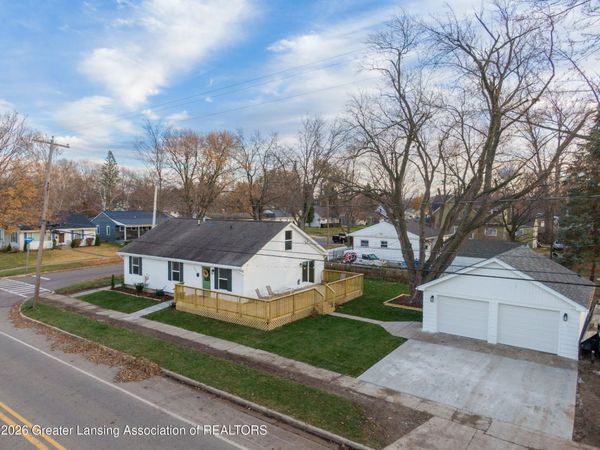 220 Edwards Street, Grand Ledge, MI 48837