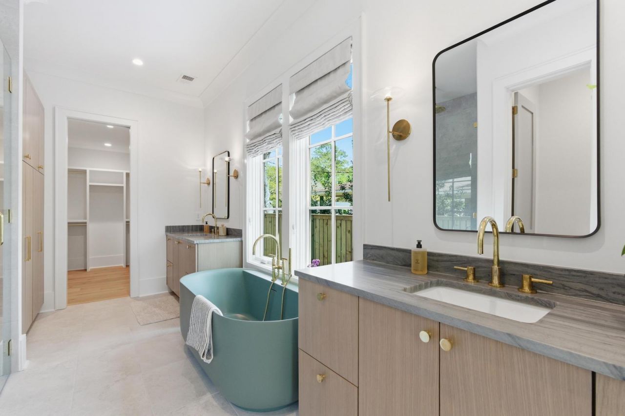 1463 Allen Street Photo 10