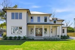 1463 Allen Street photo 4