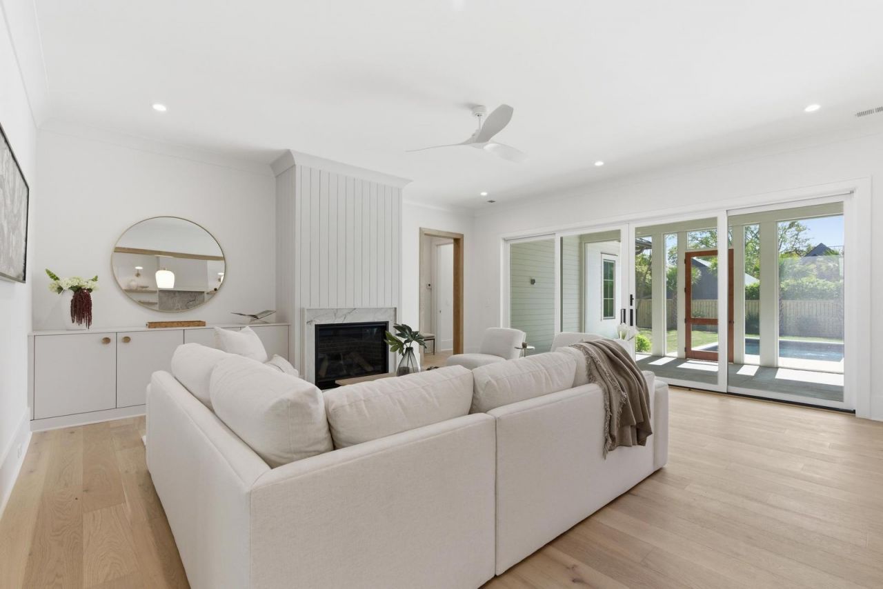 1463 Allen Street Photo 20