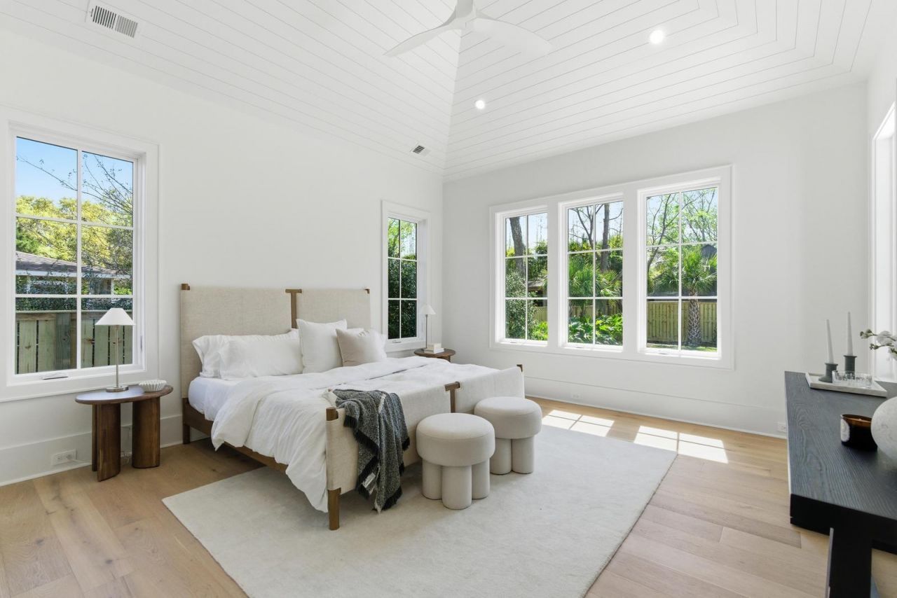 1463 Allen Street Photo 9