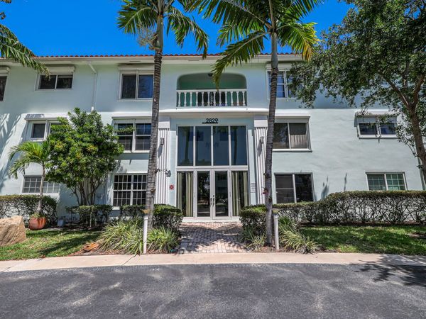 2829 NE 30th Street, Unit 302, Fort Lauderdale, FL 33306