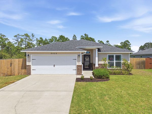 2452 Spur Lane, Gulf Breeze, FL 32563
