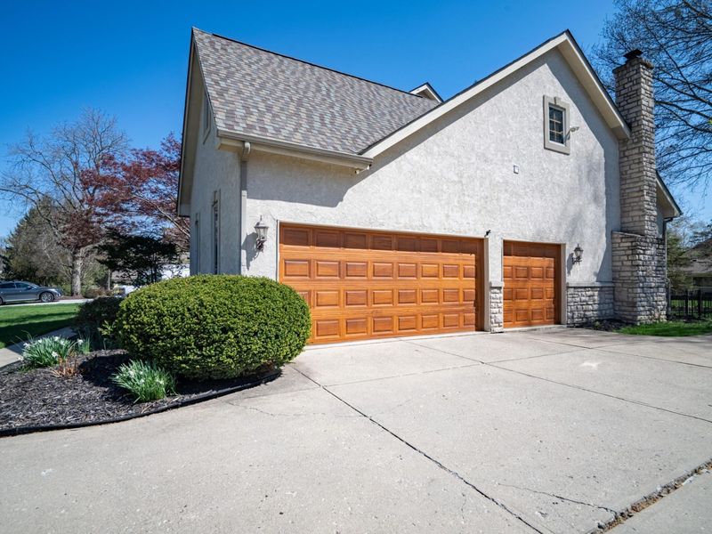 101 Walnut Woods Court, Columbus, OH 43230 Photo 3