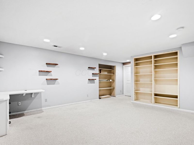 101 Walnut Woods Court, Columbus, OH 43230 Photo 32