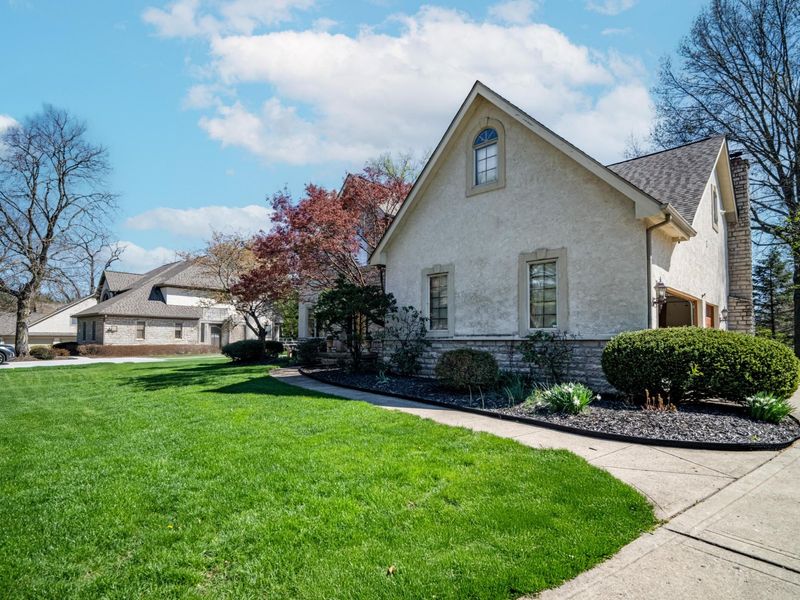 101 Walnut Woods Court, Columbus, OH 43230 Photo 4