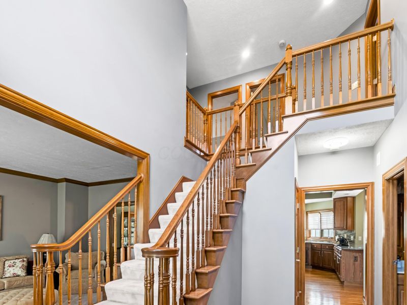 101 Walnut Woods Court, Columbus, OH 43230 Photo 6