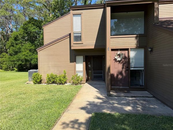 3 SOUTHBURY COURT , PALM COAST, FL 32137