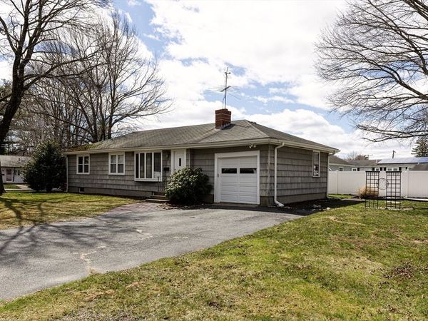 13 Ballydrain Road, Framingham, MA 01701