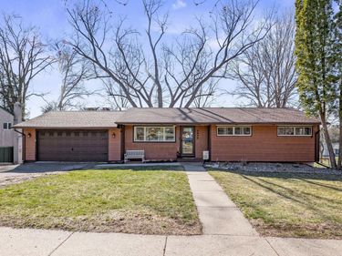 3873 Bellaire Avenue, White Bear Lake, MN 55110