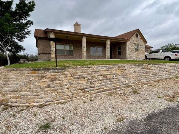 3 SUMMIT VIEW, Uvalde, TX 78801