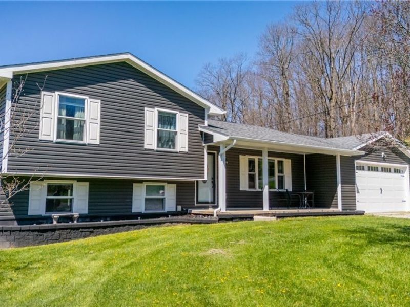 44701 Springbrook Drive, Saint Clairsville, OH 43950 Photo 2