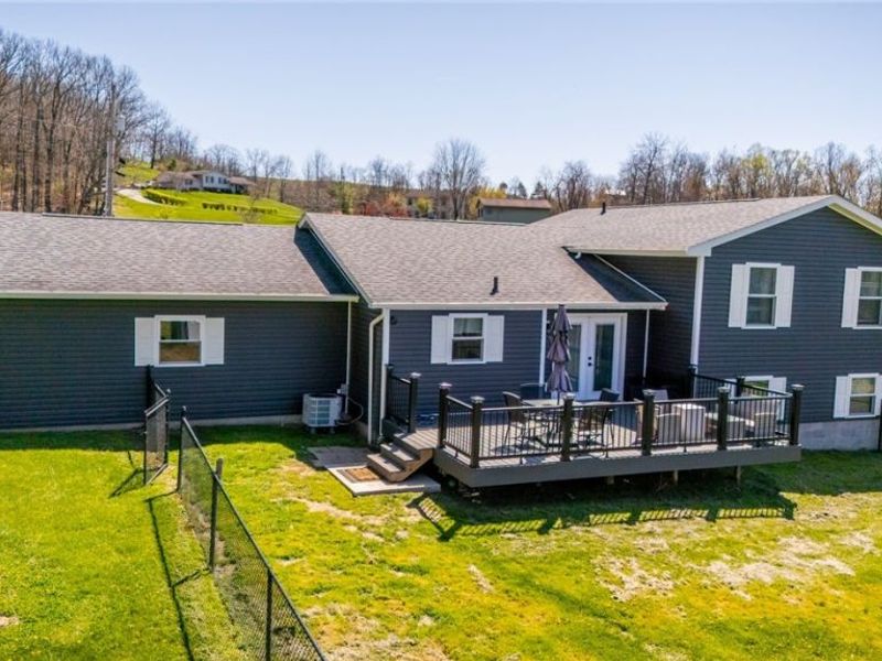 44701 Springbrook Drive, Saint Clairsville, OH 43950 Photo 4