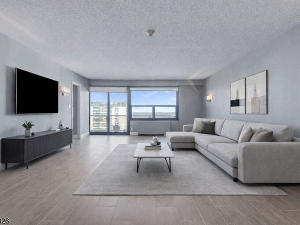 2 Claridge Dr, Verona, NJ 07044