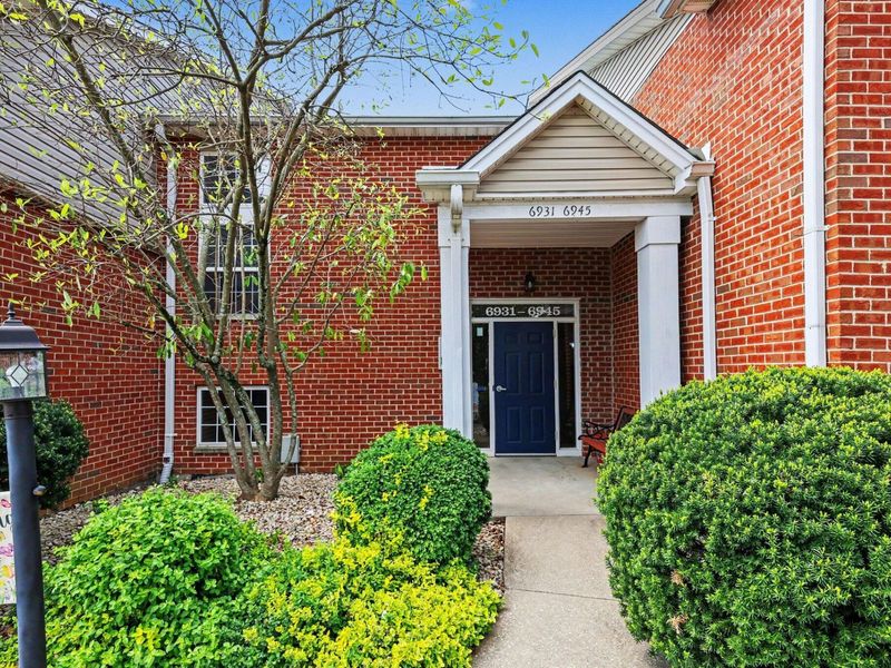 6945 Parkview Drive, Unit 8, Florence, KY 41042 Photo 2