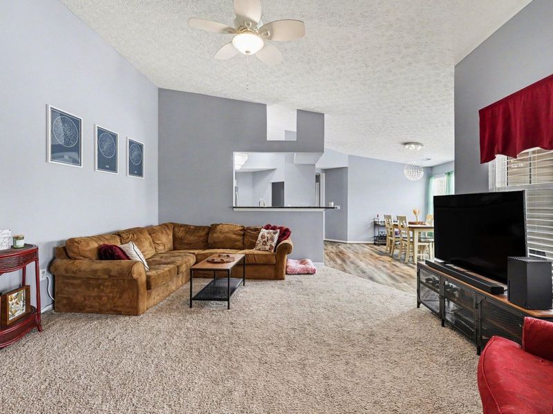 6945 Parkview Drive, Unit 8, Florence, KY 41042 Photo 4