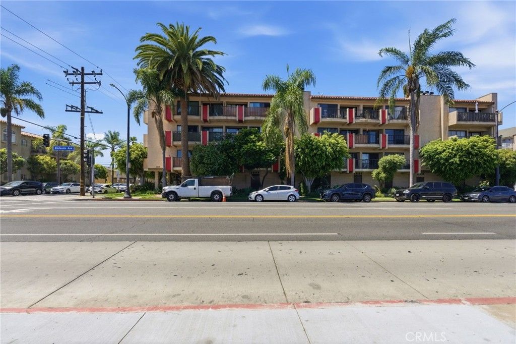 605 Redondo, Unit 304, Long Beach, CA 90814 Main Photo