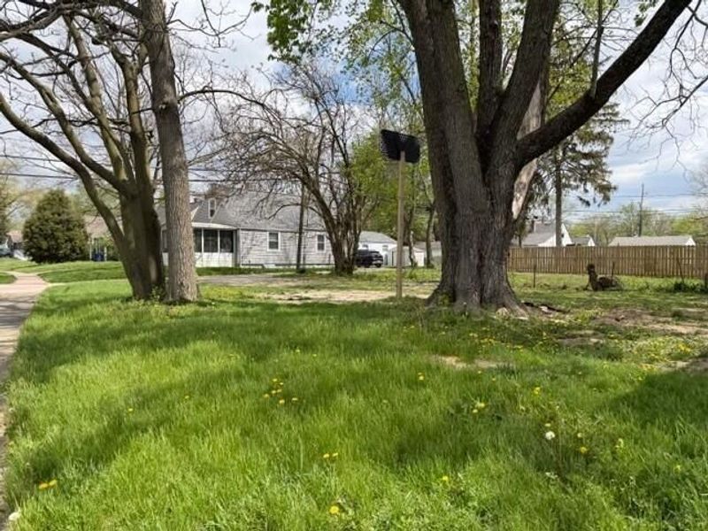 746 Oakland Park Avenue, Columbus, OH 43224 Photo 3