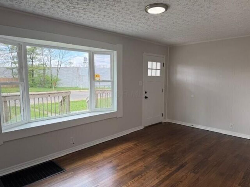 746 Oakland Park Avenue, Columbus, OH 43224 Photo 7