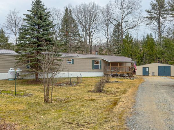 53 Plains Road, Oxford, ME 04270