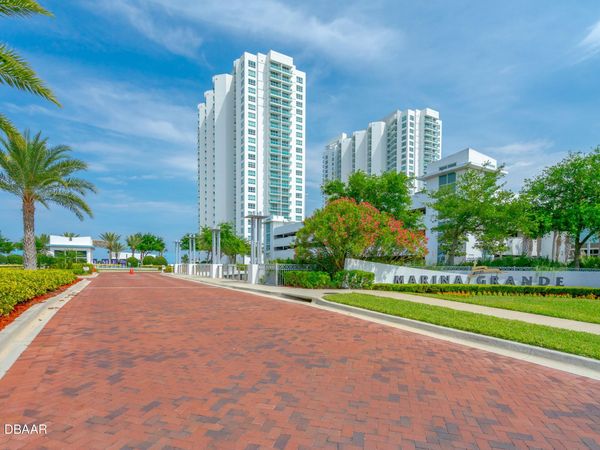 241 Riverside Drive, Unit 904, Holly Hill, FL 32117