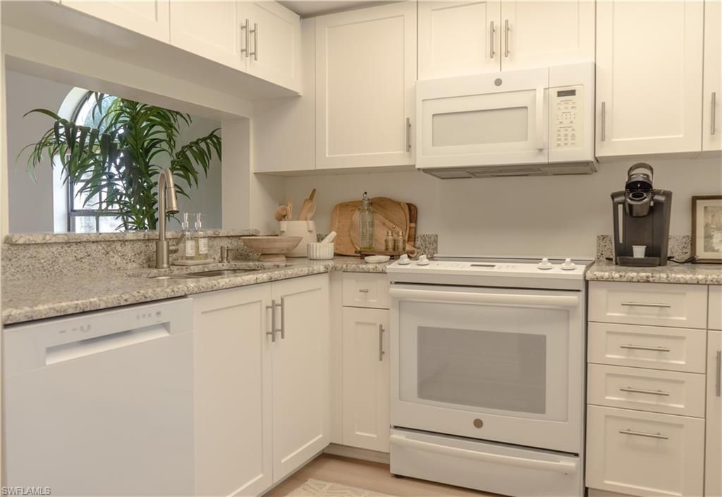 265 Deerwood Cir, Unit 10, Naples, FL 34113 Photo