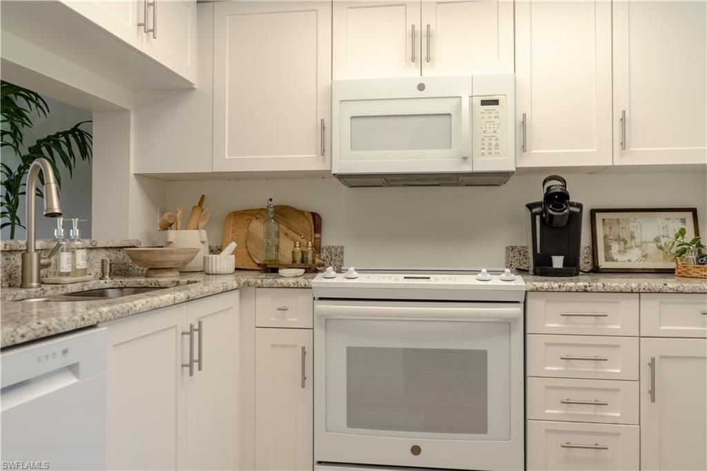 265 Deerwood Cir, Unit 10, Naples, FL 34113 Photo