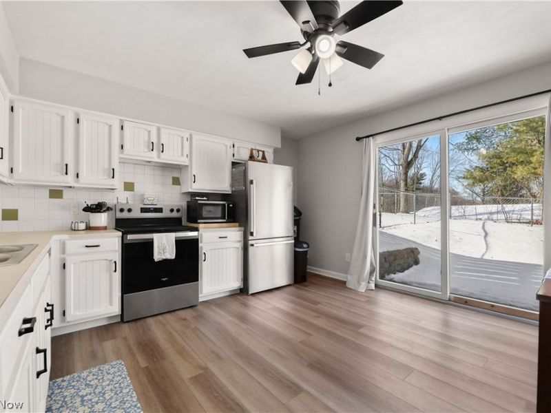 12447 Cleveland Avenue NW, Uniontown, OH 44685 Photo 11