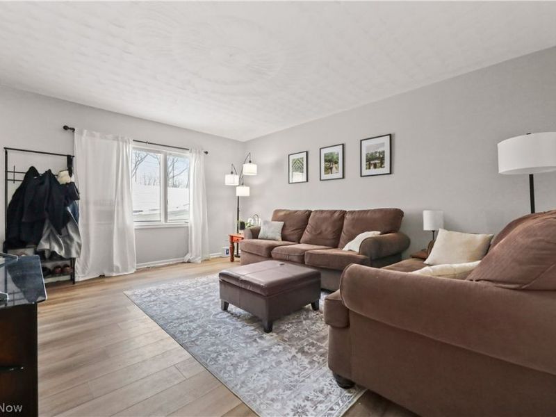 12447 Cleveland Avenue NW, Uniontown, OH 44685 Photo 4