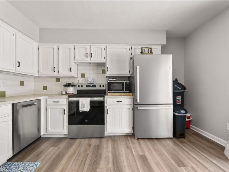 12447 Cleveland Avenue NW, Uniontown, OH 44685 Photo 7