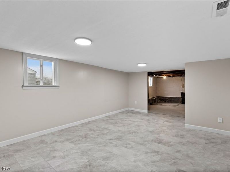 3931 Olive Avenue, Shadyside, OH 43947 Photo 32