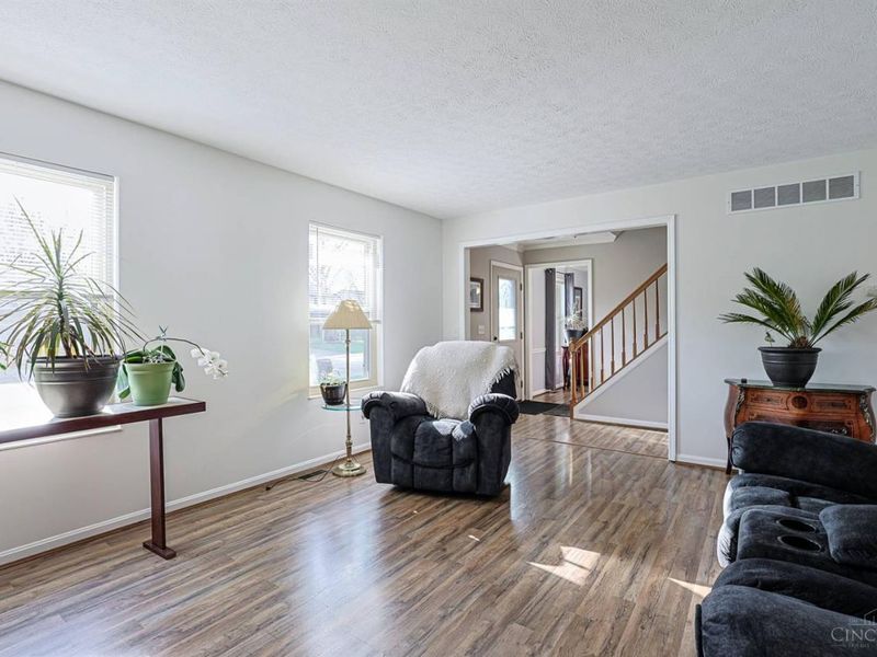 8731 Beckys Ridge Drive, Cincinnati, OH 45251 Photo 7