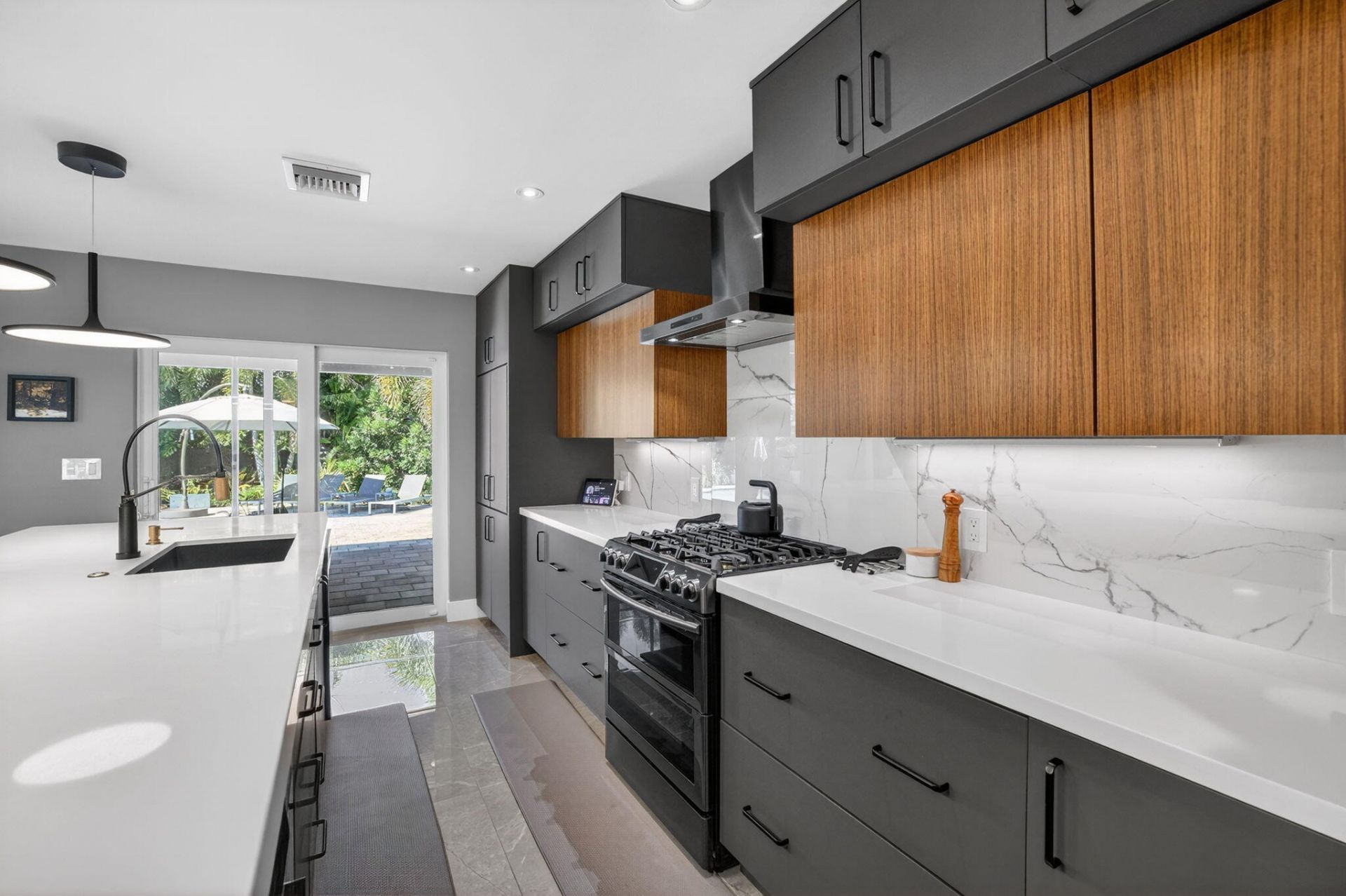 1721 NE 37th Street, Oakland Park, FL 33334 Photo