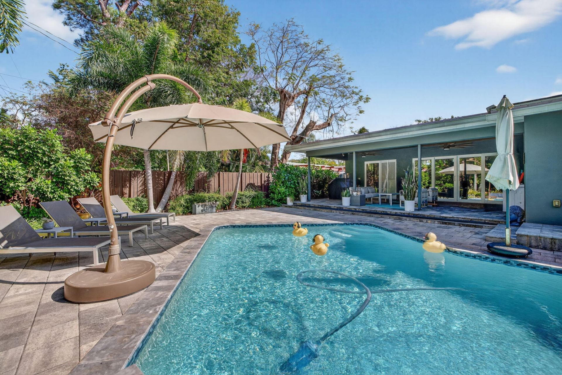 1721 NE 37th Street, Oakland Park, FL 33334 Photo